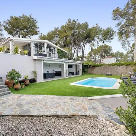 Amazing In With Private Swimming Pool, Be Inside Or Outside Holiday home *